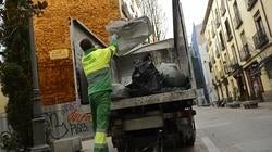 Las conductas prohibidas (y sancionadas) para no ensuciar las calles de Madrid