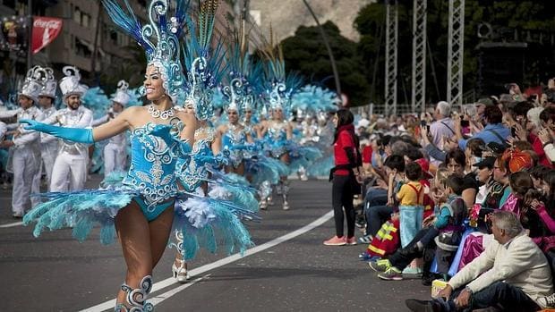 Un momento de la celebración del Coso del Carnaval de Santa Cruz de Tenerife