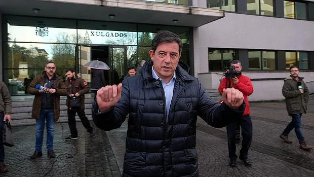 Gómez Besteiro a su salida de los juzgados de Lugo