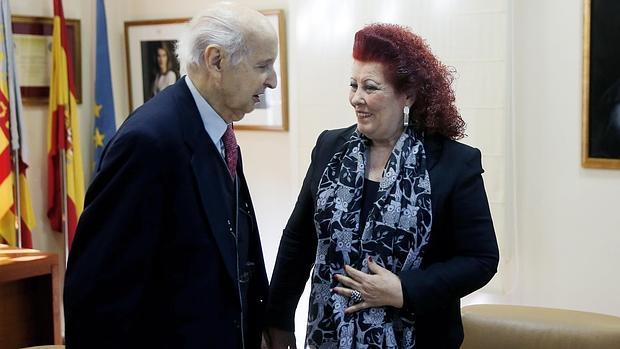 Consuelo Císcar, esta mañana con Santiago Grisolía en Valencia