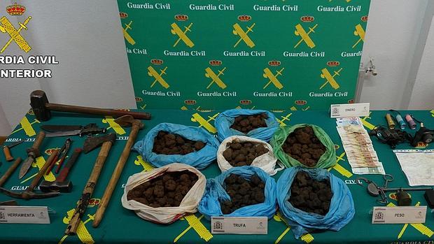 Detenidos dos vecinos de Lérida por robar 100 kilos de trufa negra en Teruel