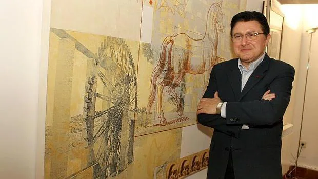 Teo García, concejal de Urbanismo, Vivienda y Promoción Económica posa en su despacho del Ayuntamiento de Toledo, ubicado en el Palacio de Caracena
