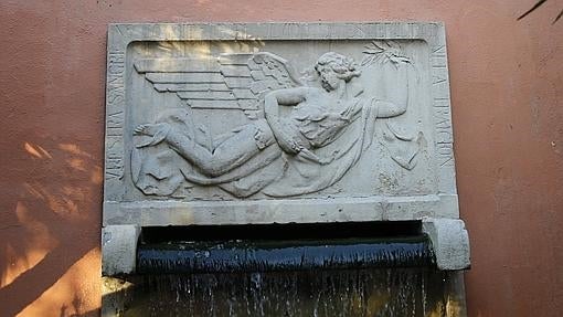 Lápida del monumento a los caídos