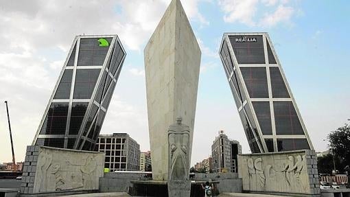 Monumento a José Calvo Sotelo en la plaza de Castilla