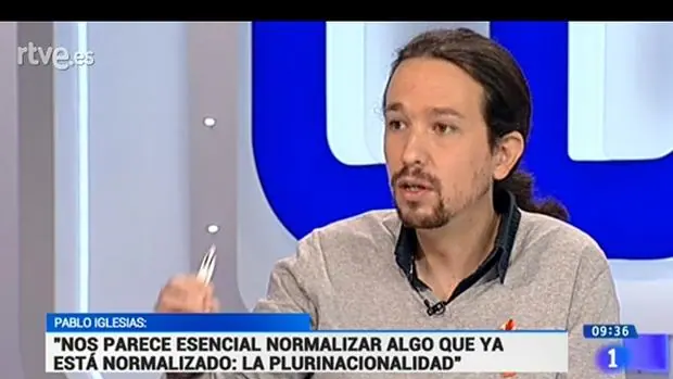 Pablo Iglesias durante la entrevista en TVE