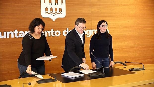 Maria Luisa Alonso, Julian San Martin, y Nazareth Quijano, concejales de Ciudadanos en Logroño