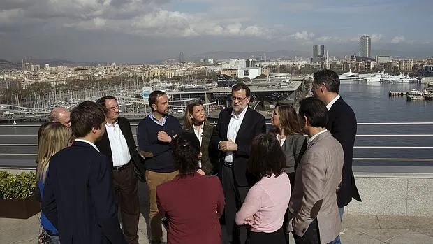 Mariano Rajoy, este sábado con la junta directiva de los populares catalanes, en Barcelona