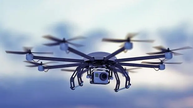 Los drones vigilarán las playas de Torrevieja el próximo verano