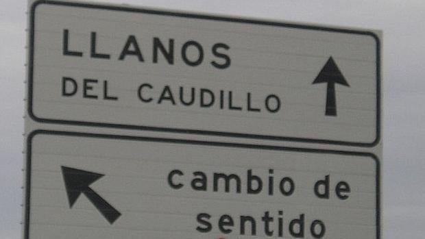 Denuncian a ocho alcaldes por «incitación al odio» al  mantener el nombre franquista de sus pueblos