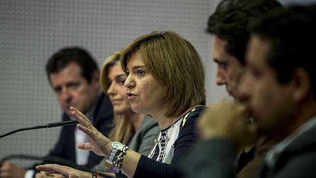 Isabel Bonig, junto a los presidentes provinciales del PPCV