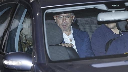 Granados, saliendo del juzgado de Majadahonda en 2014