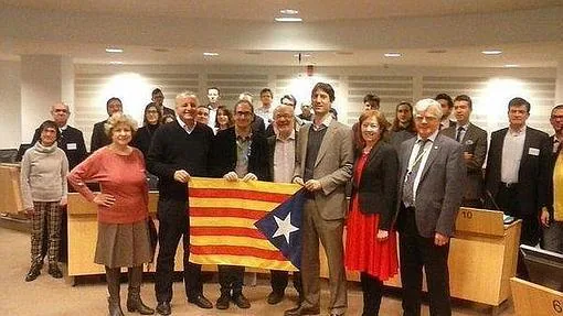 Imagen de Sebastiá con la bandera independentista catalana