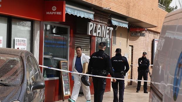 Bar de Zaragoza en el que este lunes fue asesinada una mujer a manos de su exnovio, que luego se suicidó allí mismo