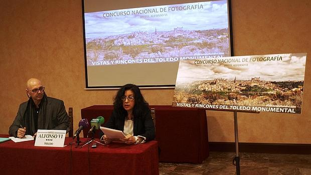 María Ángeles Torres del Pozo, directora-general del hotel, y Pepe Castro, reconocido fotógrafo