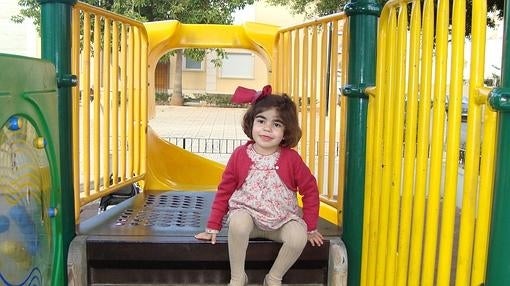 Daniela, una zamorana de 5 años que padece síndrome de Sanfilippo