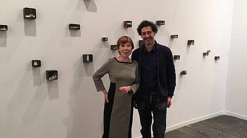 Pilar Sierra e Ignacio Llamas delante de la instalación «Incertidumbres"