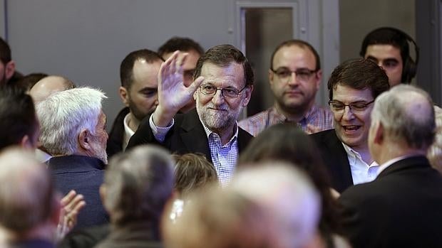 Rajoy vuelve a los «selfies»