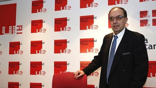 Un total de 13.128 votantes elige hoy al nuevo rector de la Universidad de León