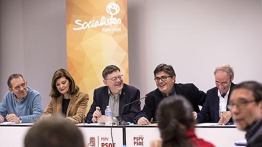 Imagen de Puig en la reunión de la permanente del PSPV celebrada este sábado