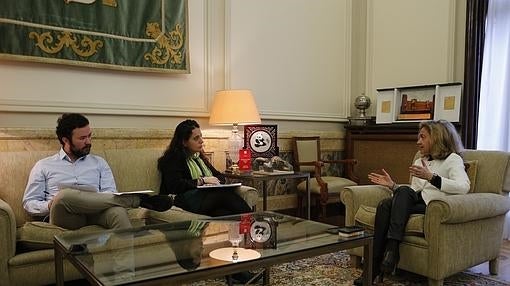 Madrigal, durante la entrevista con los dos periodistas de ABC