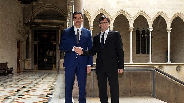 El PSOE anuncia el «deshielo» con Cataluña pese a que Puigdemont mantiene «inalterable» la hoja rupturista