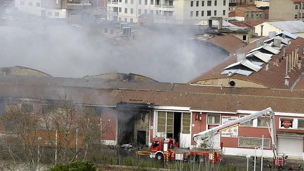 El fuego se declaró poco antes de las cuatro de la madrugada de este miércoles