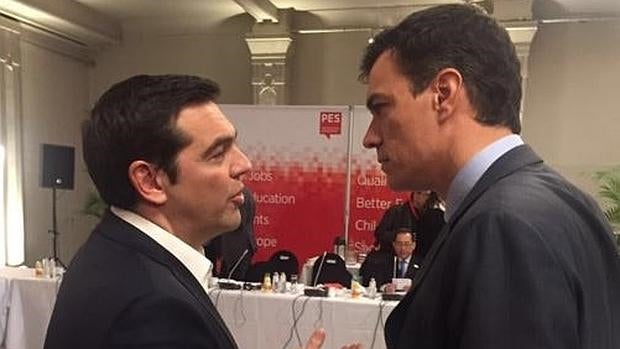 El Partido Popular Europeo ve «lamentable» que Sánchez pida ayuda a «un populista Tsipras»