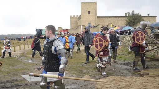 Torneo de combates medievales en la localidad segoviana de Pedraz