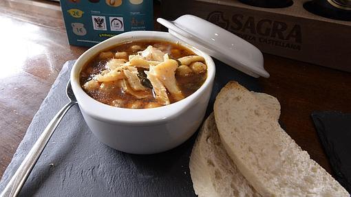 Guiso de bacalao con garbanzo y espinacas