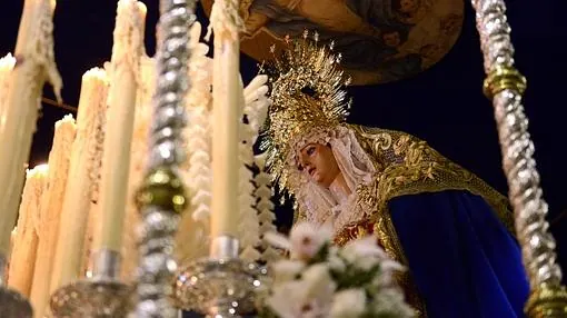 María Santísima de las Angustias, durante la procesión del Miércoles Santo