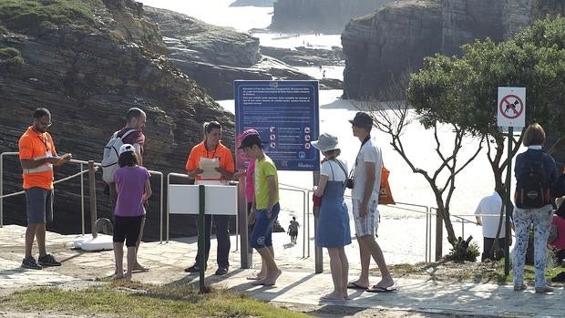 Acceso a la playa de As Catedrais