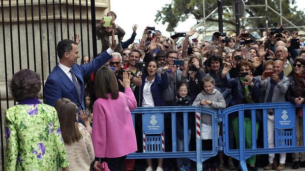 Ninguna autoridad política isleña recibió a los Reyes en la Catedral de Palma