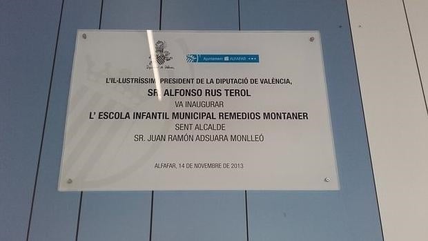 El Consell insta a los ayuntamientos a retirar placas de honor a condenados por corrupción