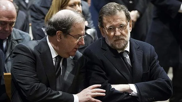 El presidente de la Junta de Castilla y León, Juan Vicente Herrera, junto al presidente del Gobierno en funciones, Mariano Rajoy