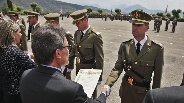 Mas asegura que el Ejército del estado catalán está «muy estudiado»