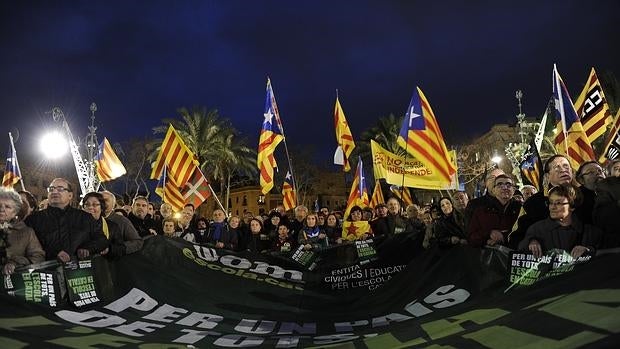 Manifestación contra una de las sentencias lingüísticas del TSJC