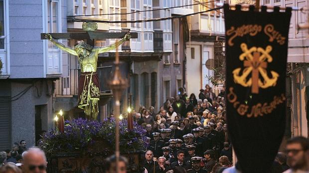 Procesión del Cristo de los Navegantes por las calles de Ferrol