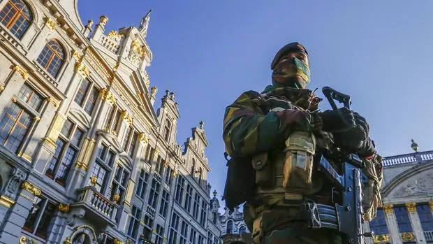 El Ejército custodia la Grand Place de la capital belga