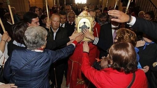 El Relicario entra en el monasterio entre muestras de fervor