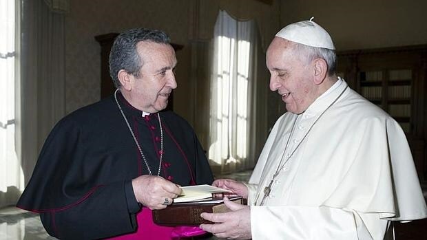 Encuentro del Obispo de Osma-Soria, Gerardo Melgar Viciosa, con el Papa Francisco, en una imagen de archivo