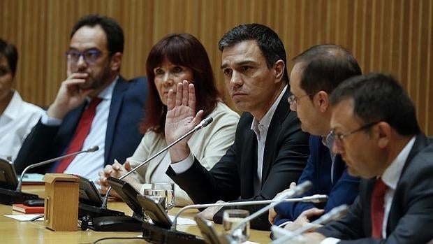 El PSOE admite «pocas esperanzas» ante un posible pacto con Podemos