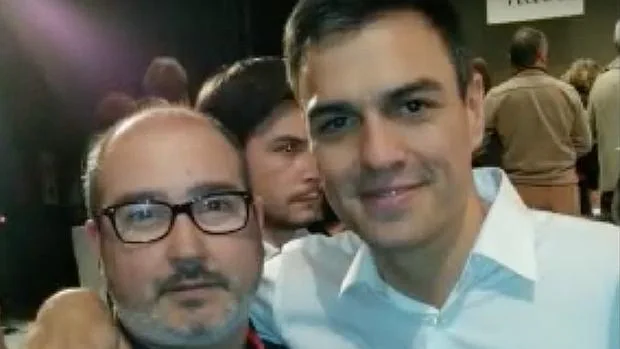 Miguel López Arenas en un acto del PSOE junto a Pedro Sánchez.