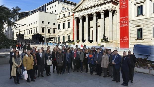 Sociedad Civil por el Debate, frente al Congreso de los Diputados