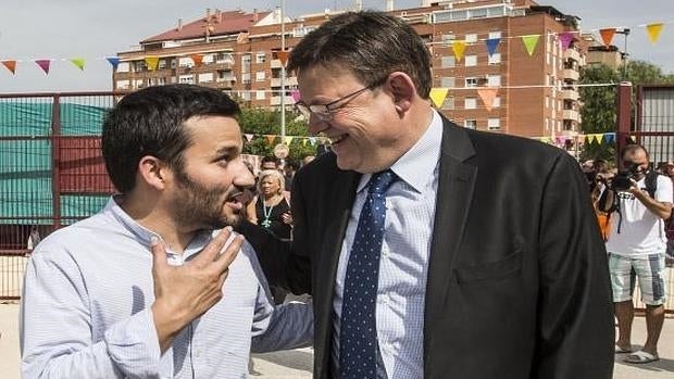 El conseller Marzà y el presidente Puig, durante la visita a un colegio público al inicio del curso