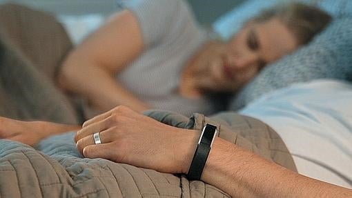 Fitbit, la pulsera que «vigila» el sueño