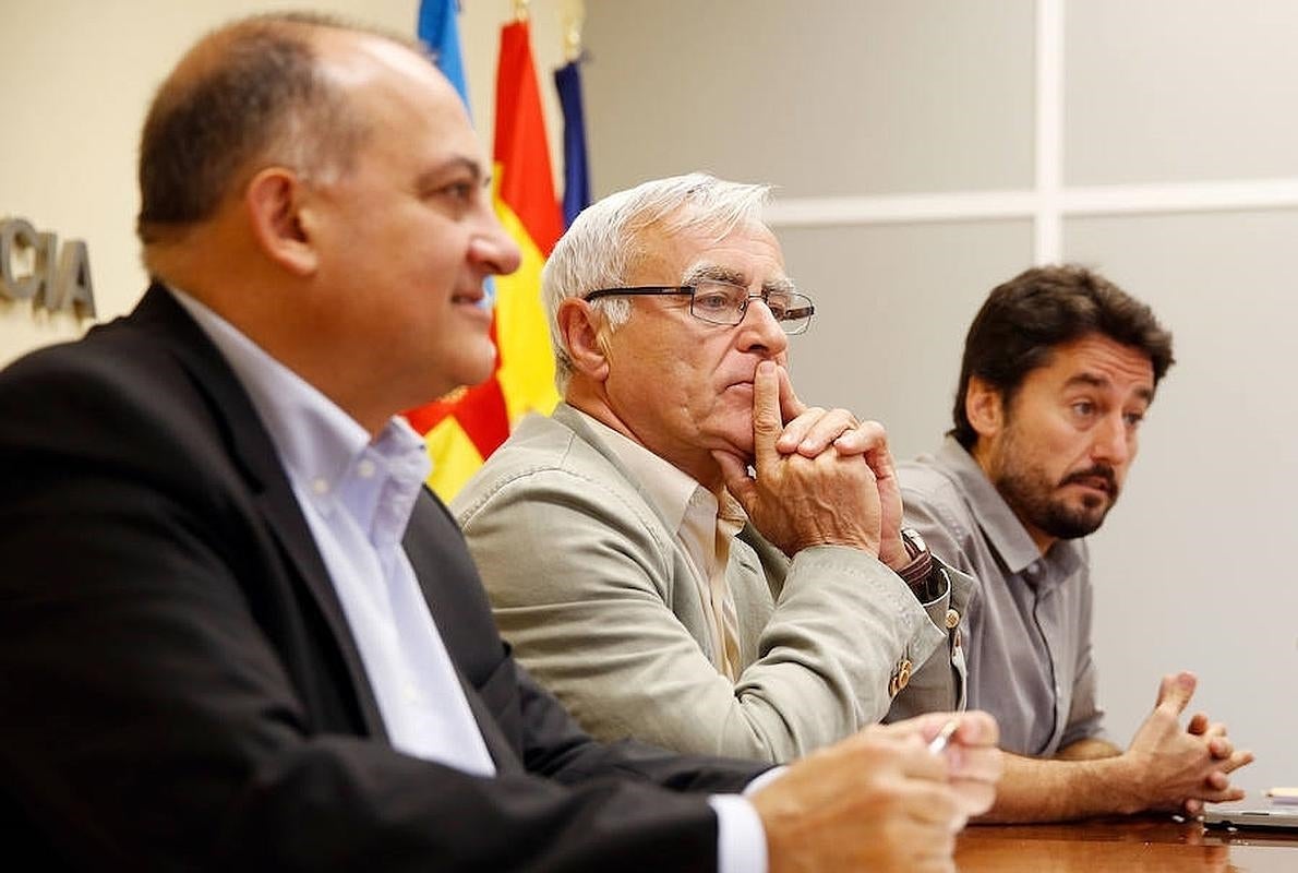 Joan Calabuig (PSPV) junto a Joan Ribó (Compromís) y Jordi Peris (València en Comú)