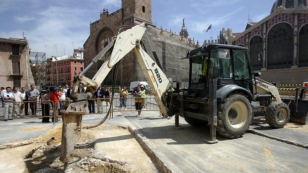 Imagen de archivo de unas obras en la plaza de Brujas de Valencia