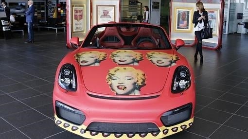 El Porsche rotulado con el rostro de Marilyn