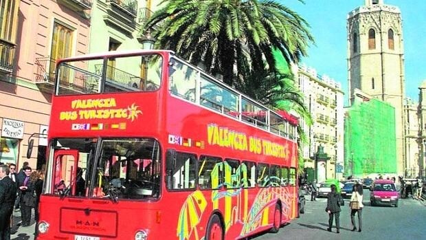 Bus turístico en Valencia, en una imagen de archivo
