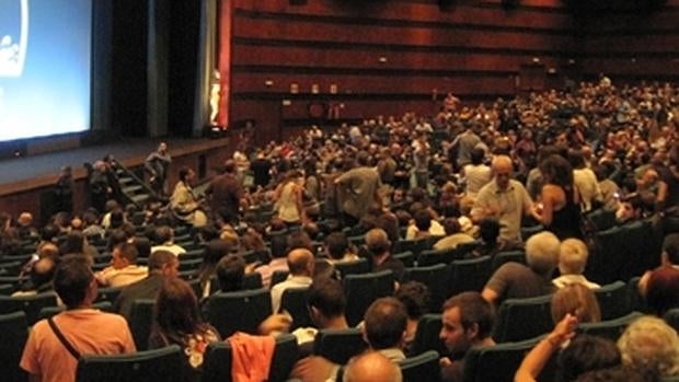 Cinco gamberros siembran el terror en un cine de Fuenlabrada al grito de: «¡Alá es grande!»